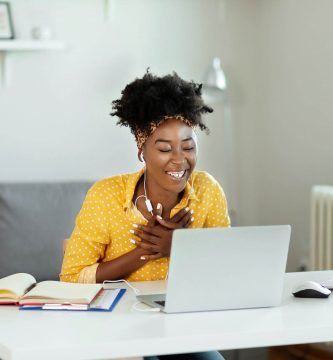 ganar dinero enseñando español